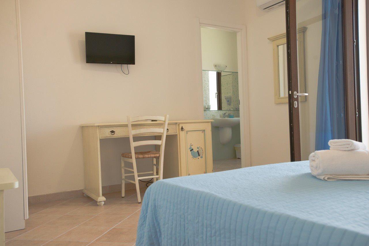 Aparthotel Baia Delle Mimose à Badesi Extérieur photo