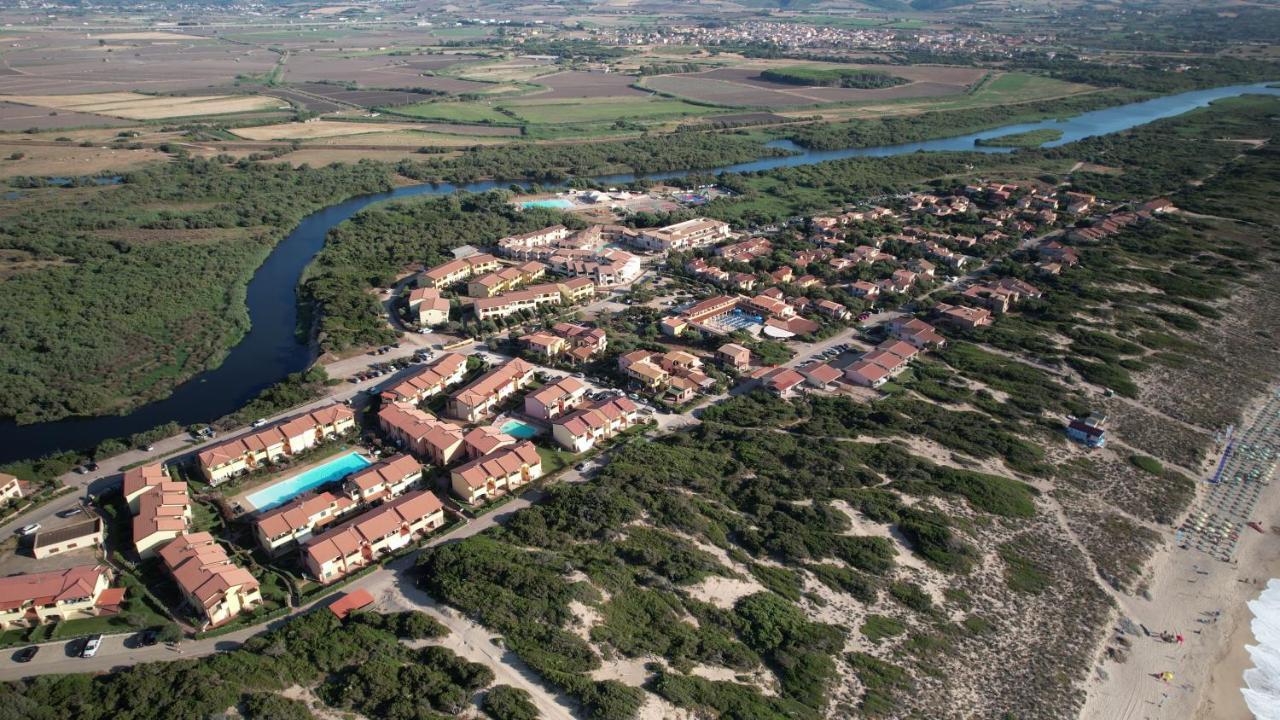 Aparthotel Baia Delle Mimose à Badesi Extérieur photo