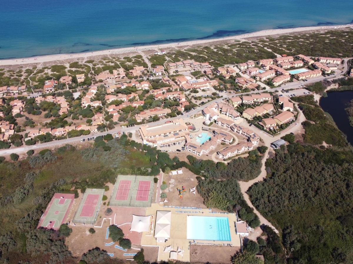 Aparthotel Baia Delle Mimose à Badesi Extérieur photo