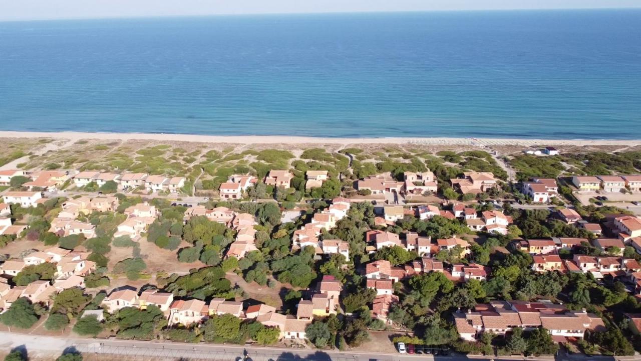 Aparthotel Baia Delle Mimose à Badesi Extérieur photo